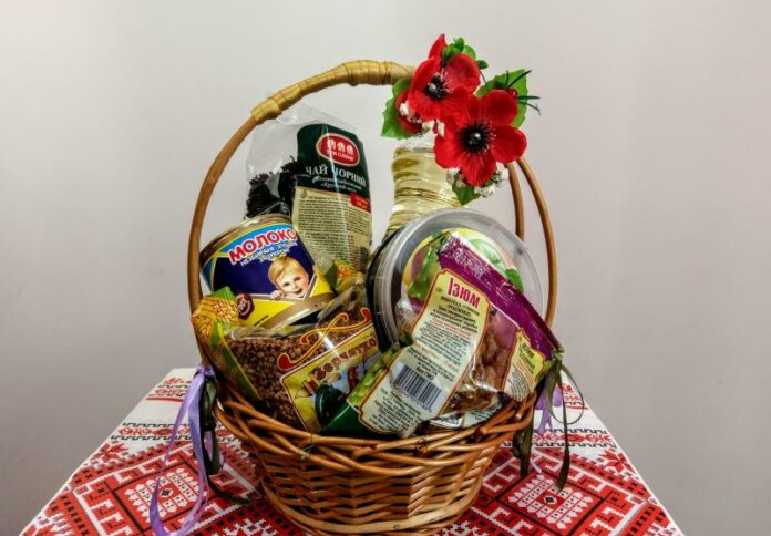 У Львові до Великодня закупили 2,7 тисяч продуктових наборів для потребуючих мешканців У Львові до Великодня закупили 2,7 тисяч продуктових наборів для потребуючих мешканців