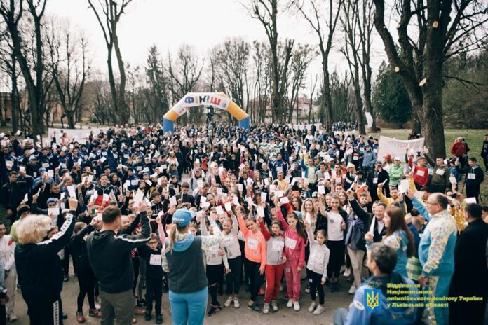 У Львові провели масштабний благодійний забіг задля порятунку 4-річного хлопчика (фото) У Львові провели масштабний благодійний забіг задля порятунку 4-річного хлопчика (фото)