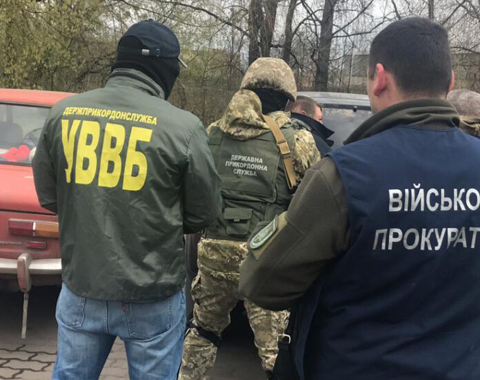 На Львівщині затримали чоловіка, який за хабар хотів налагодити канал переміщення сигарет через кордон На Львівщині затримали чоловіка, який за хабар хотів налагодити канал переміщення сигарет через кордон