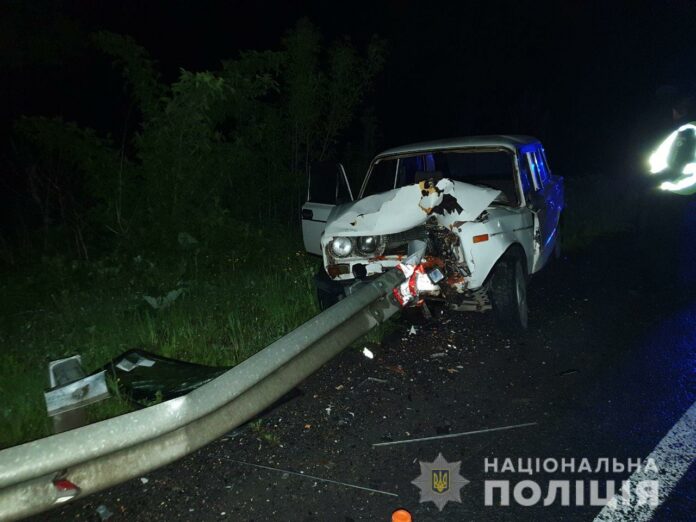 На Львівщині автомобіль зіткнувся з відбійником: водій загинув На Львівщині автомобіль зіткнувся з відбійником: водій загинув