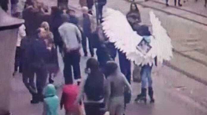 У Львові патрульні затримали німця-ексгібіціоніста (відео +18) У Львові патрульні затримали німця-ексгібіціоніста (відео +18)