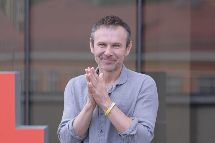 Вакарчук заявив, що витратив на свою партію два чи три мільйони гривень власних коштів Вакарчук заявив, що витратив на свою партію два чи три мільйони гривень власних коштів