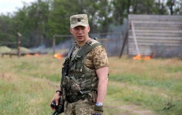 Порошенко призначив нового командувача ООС: що про нього відомо Порошенко призначив нового командувача ООС: що про нього відомо