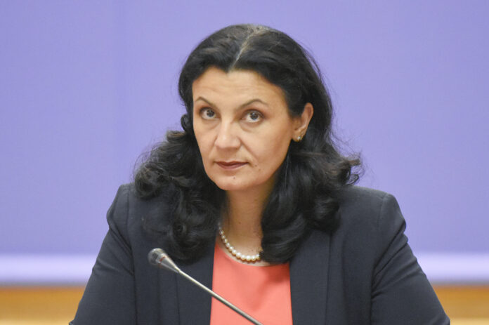 Климпуш-Цинцадзе заявила, що готова очолити уряд в перехідний період Климпуш-Цинцадзе заявила, що готова очолити уряд в перехідний період