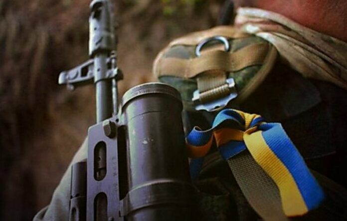 На Донбасі загинув боєць ООС, ще двох поранено На Донбасі загинув боєць ООС, ще двох поранено