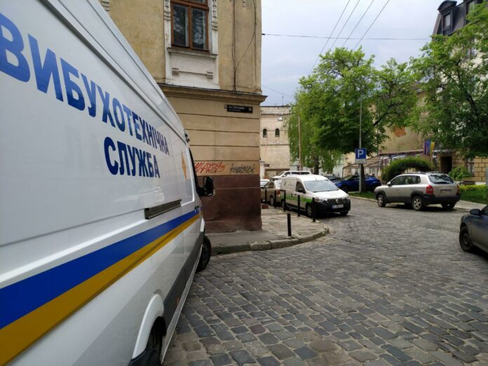 У Львові шукали вибухівку в аеропорту, готелях та на залізничному вокзалі У Львові шукали вибухівку в аеропорту, готелях та на залізничному вокзалі