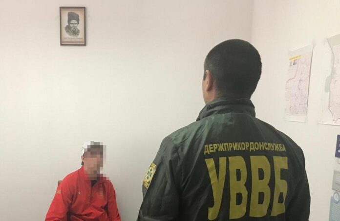 Львівські прикордонники затримали українця, який за хабар хотів потрапити до Польщі Львівські прикордонники затримали українця, який за хабар хотів потрапити до Польщі