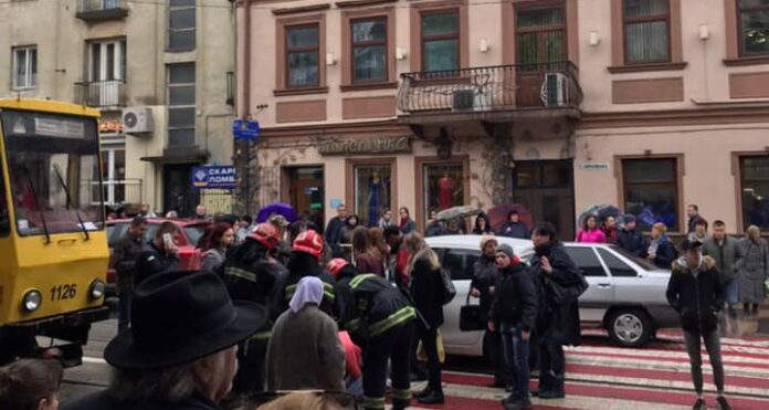 На Личаківській водійка переїхала пішохода: чоловік помер у лікарні На Личаківській водійка переїхала пішохода: чоловік помер у лікарні