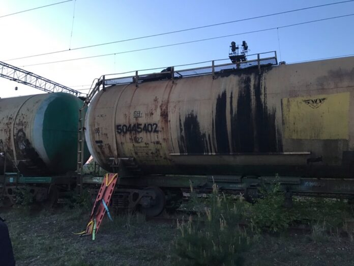 На Львівщині юнака вразило струмом на цистерні вантажного потягу (фото) На Львівщині юнака вразило струмом на цистерні вантажного потягу (фото)
