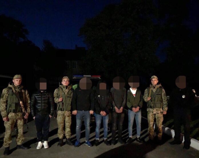 Львівські прикордонники затримали турків-нелегалів Львівські прикордонники затримали турків-нелегалів