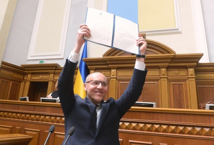 Голова Верховної Ради підписав закон про мову Голова Верховної Ради підписав закон про мову