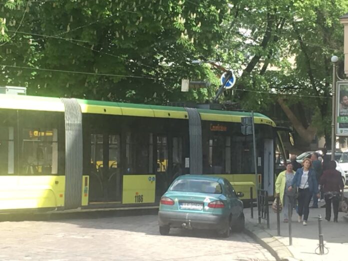Через поломку у Львові тимчасово не курсують трамваї Через поломку у Львові тимчасово не курсують трамваї