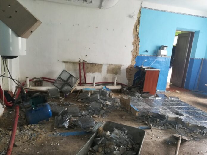 У Яворівському районі обвалилась стіна: є травмовані (фото) У Яворівському районі обвалилась стіна: є травмовані (фото)