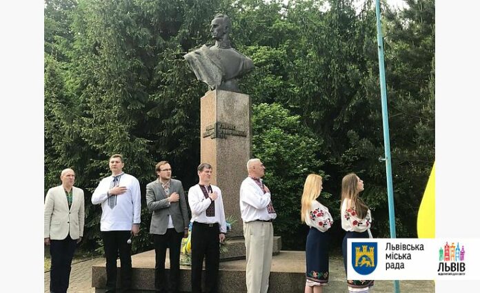 У Львові молитвою вшановують Героїв — захисників України (фото) У Львові молитвою вшановують Героїв — захисників України (фото)