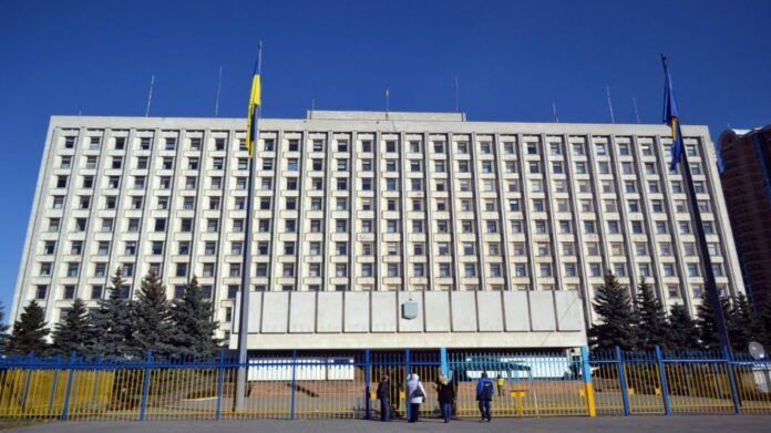 ЦВК зареєструвала першого кандидата в народні депутати ЦВК зареєструвала першого кандидата в народні депутати