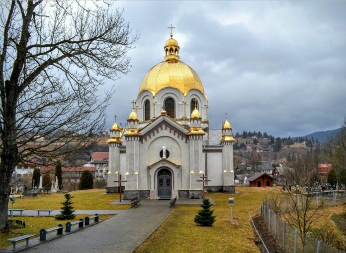 Через знищення церковних розписів у селищі Славське відкрито кримінальне провадження Через знищення церковних розписів у селищі Славське відкрито кримінальне провадження