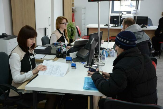 ЦНАП на площі Ринок відновив свою роботу ЦНАП на площі Ринок відновив свою роботу