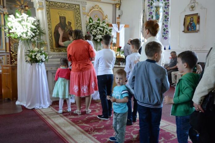 До Львова привезли Чудотворну ікону Зарваницької Божої Матері До Львова привезли Чудотворну ікону Зарваницької Божої Матері