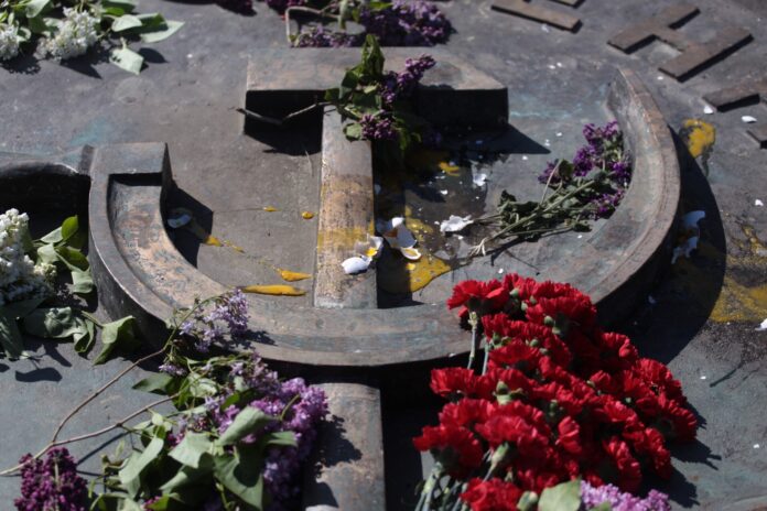 У Львові, на Марсовому полі, сталися провокації (фото) У Львові, на Марсовому полі, сталися провокації (фото)