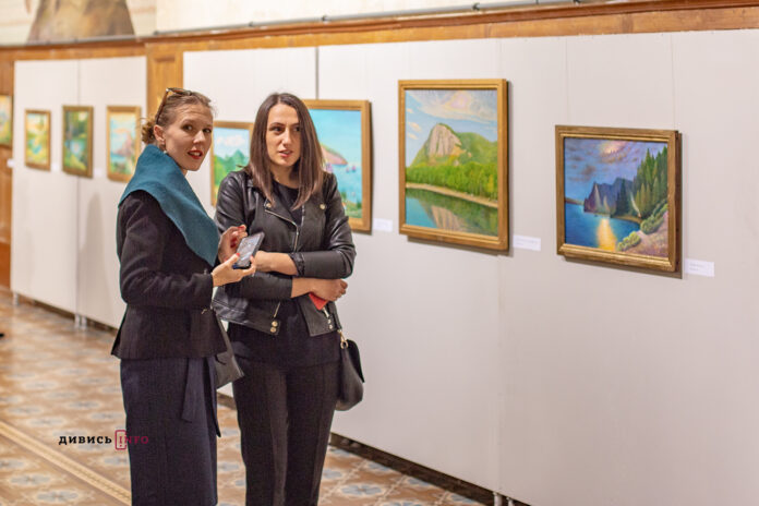 У Львові відкрили виставку народного кримськотатарського художника (фото) У Львові відкрили виставку народного кримськотатарського художника (фото)