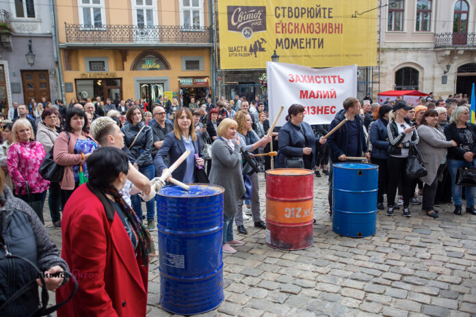 Битва за алкоголь: як акція протесту МАФівців у Львові переросла у бійку та перекриття доріг Битва за алкоголь: як акція протесту МАФівців у Львові переросла у бійку та перекриття доріг