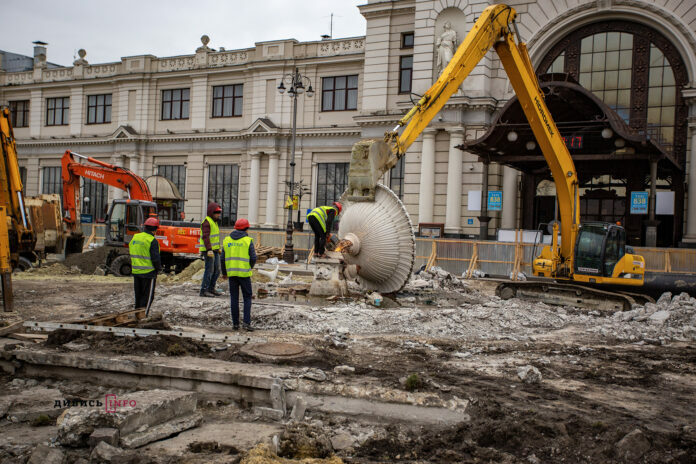З 13 травня розпочнеться новий етап реконструкції площі Двірцевої З 13 травня розпочнеться новий етап реконструкції площі Двірцевої