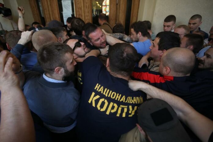 У Львові відкрили кримінальне провадження через бійку у Ратуші У Львові відкрили кримінальне провадження через бійку у Ратуші