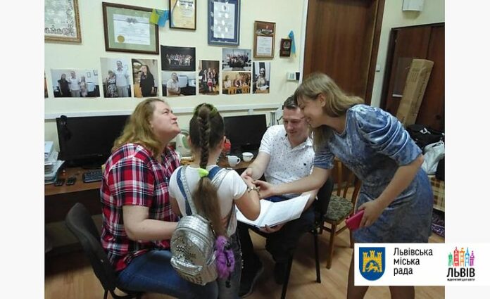 У Львові презентують книги про 5 архітектурних пам’яток міста, які зможуть читати незрячі і зрячі У Львові презентують книги про 5 архітектурних пам’яток міста, які зможуть читати незрячі і зрячі