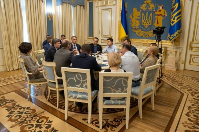 У Зеленського показали цензуровану стенограму, – Ляшко і Парубій У Зеленського показали цензуровану стенограму, – Ляшко і Парубій