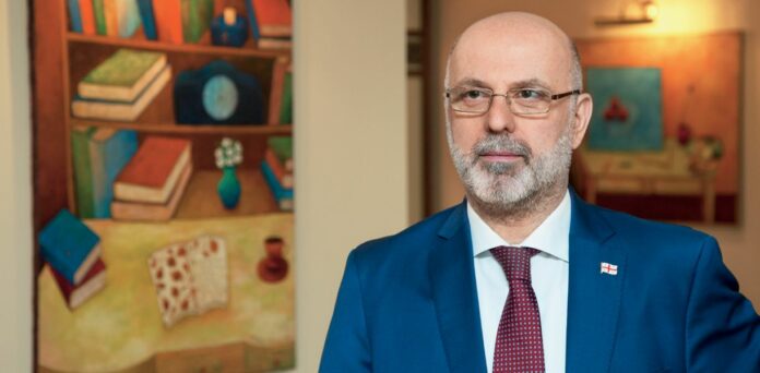 Екс-посол Грузії просить Зеленського надати йому українське громадянство Екс-посол Грузії просить Зеленського надати йому українське громадянство