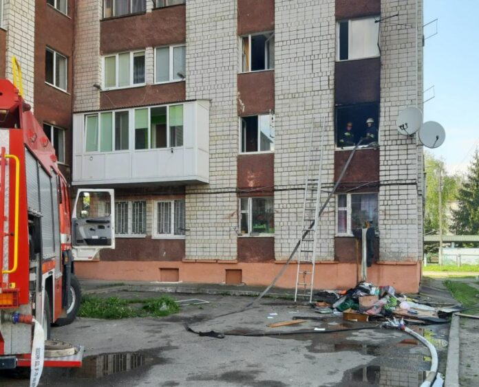 У Львові в квартирі багатоповерхівки сталася пожежа У Львові в квартирі багатоповерхівки сталася пожежа
