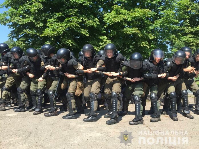 Як львівські поліцейські готуються до виборів (фото) Як львівські поліцейські готуються до виборів (фото)