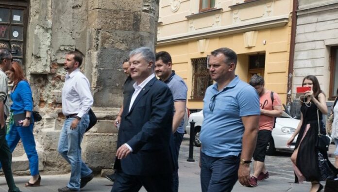 П’ятій колоні немає місця в українській владі, — Петро Порошенко на Львівщині П’ятій колоні немає місця в українській владі, — Петро Порошенко на Львівщині