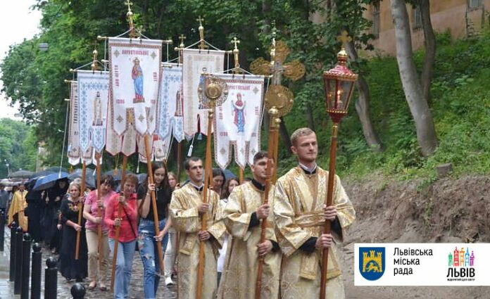 У храмі св. Архистратига Михаїла розпочалися святкування 30-ліття виходу УГКЦ з підпілля У храмі св. Архистратига Михаїла розпочалися святкування 30-ліття виходу УГКЦ з підпілля