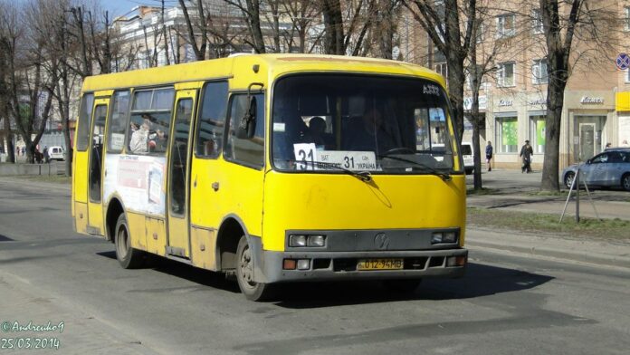 Перевізник виплатить компенсацію пішоходу, якого збила маршрутка Перевізник виплатить компенсацію пішоходу, якого збила маршрутка