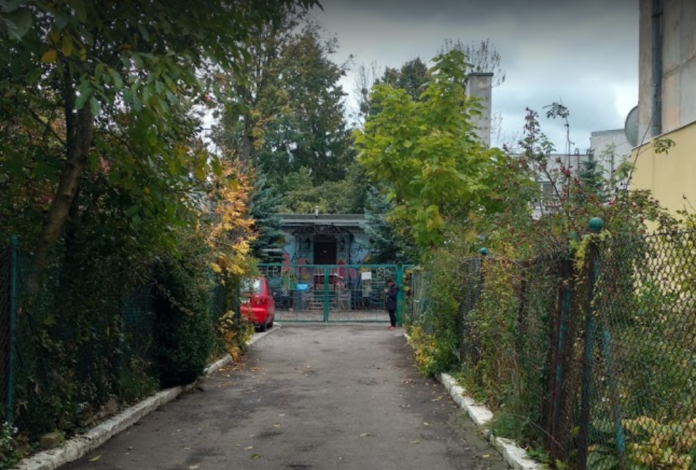 Поліція відшукала двох ромських хлопчиків, які сьогодні зникли з притулку у Львові Поліція відшукала двох ромських хлопчиків, які сьогодні зникли з притулку у Львові