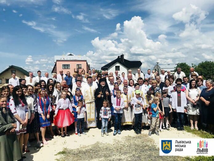 В Дублянах освятили наріжний камінь під будівництво храму Різдва Івана Хрестителя УГКЦ В Дублянах освятили наріжний камінь під будівництво храму Різдва Івана Хрестителя УГКЦ