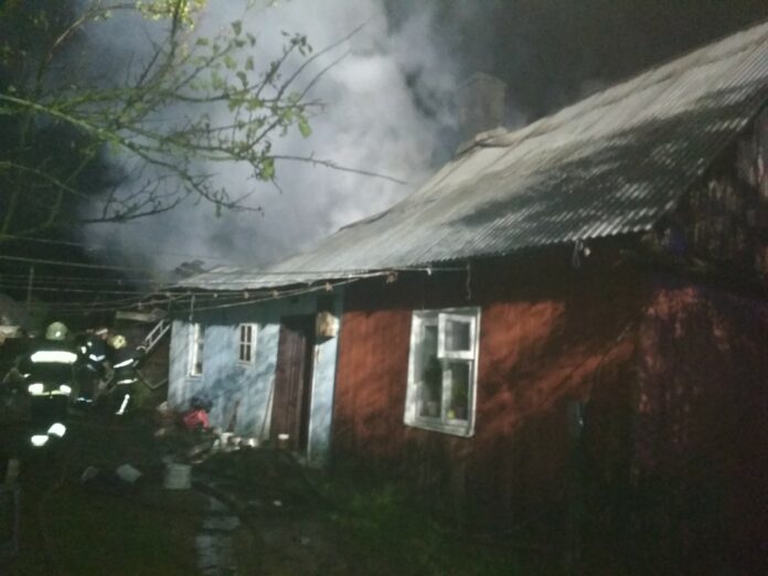 На Львівщині горів дерев’яний житловий будинок На Львівщині горів дерев’яний житловий будинок