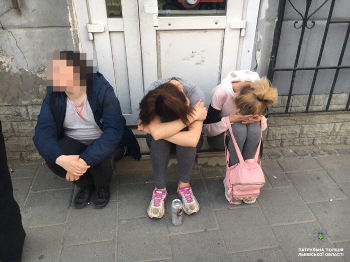 У Львові троє дівчат поцупили велосипед, а потім вимагали викуп у власника У Львові троє дівчат поцупили велосипед, а потім вимагали викуп у власника