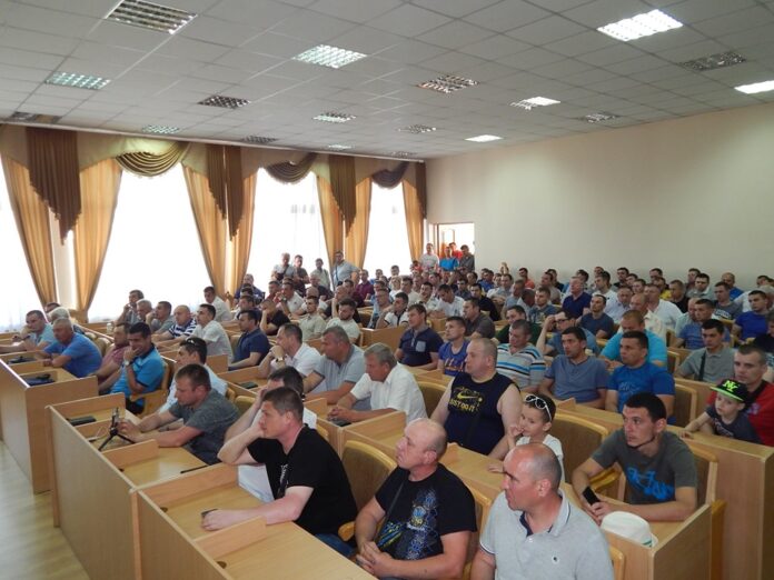 Львівські шахтарі розпочали безстрокову акцію протесту Львівські шахтарі розпочали безстрокову акцію протесту