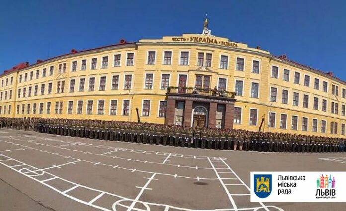 Андрій Садовий запропонував вже впровадити стандарти НАТО в Україні Андрій Садовий запропонував вже впровадити стандарти НАТО в Україні