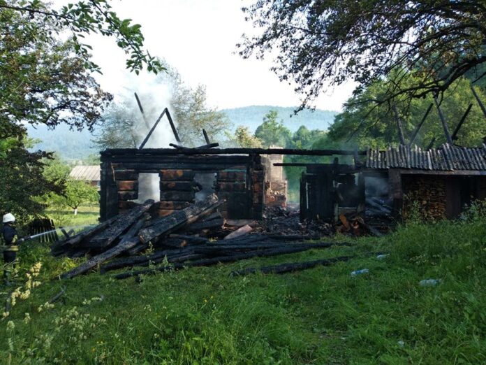На Львівщині вогонь вщент знищив будинок На Львівщині вогонь вщент знищив будинок