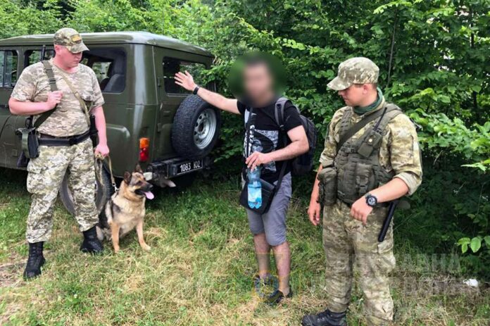 Львівські прикордонники затримали нелегала на кордоні з Польщею Львівські прикордонники затримали нелегала на кордоні з Польщею