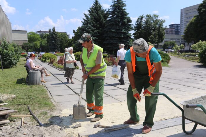 Як триває будівництво велодоріжки, яка об’єднає центр Львова та Брюховичі (фото) Як триває будівництво велодоріжки, яка об’єднає центр Львова та Брюховичі (фото)
