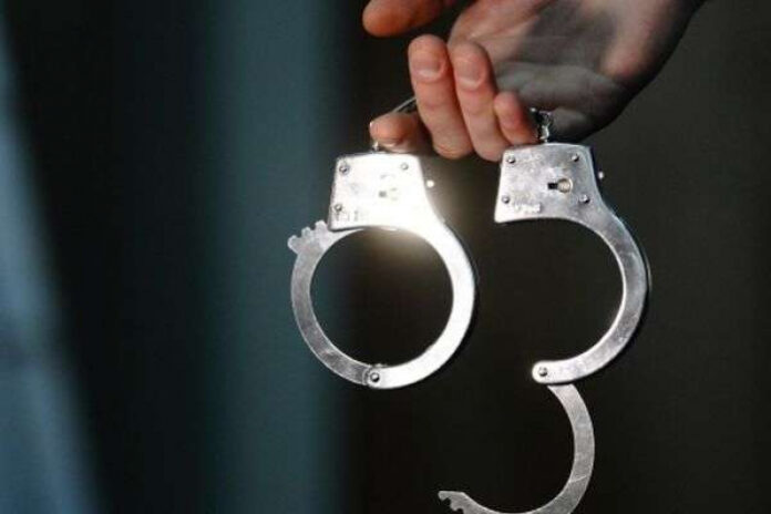 У Львові 50-річний чоловік обікрав квартиру і вистрибнув з другого поверху У Львові 50-річний чоловік обікрав квартиру і вистрибнув з другого поверху