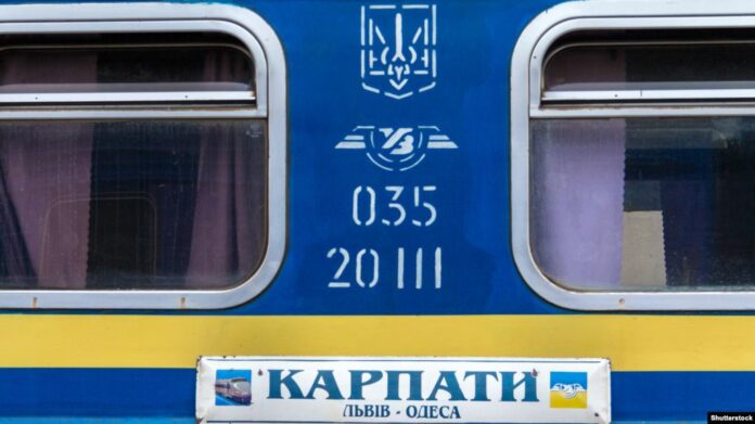 «Укрзалізниця» призначила 30 літніх поїздів до моря «Укрзалізниця» призначила 30 літніх поїздів до моря