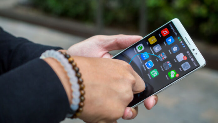 Власники нових смартфонів Huawei залишаться без Facebook, WhatsApp та Instagram Власники нових смартфонів Huawei залишаться без Facebook, WhatsApp та Instagram