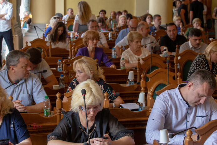 Львівські депутати відмовилися виділяти гроші для Центру опіки сиріт УГКЦ Львівські депутати відмовилися виділяти гроші для Центру опіки сиріт УГКЦ