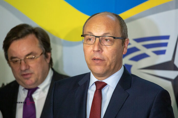 Портнов, придворний юрист Януковича, озвучує російську пропаганду проти мене, – Парубій Портнов, придворний юрист Януковича, озвучує російську пропаганду проти мене, – Парубій
