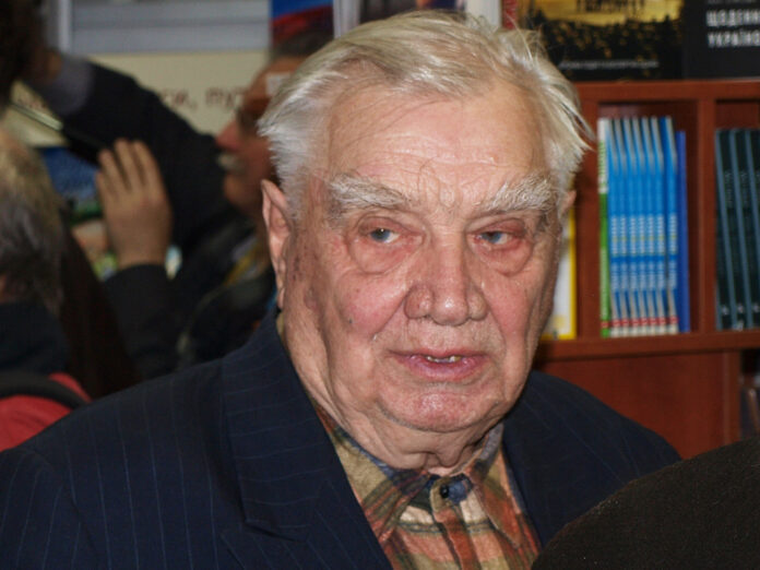 Помер відомий український письменник, Герой України Помер відомий український письменник, Герой України